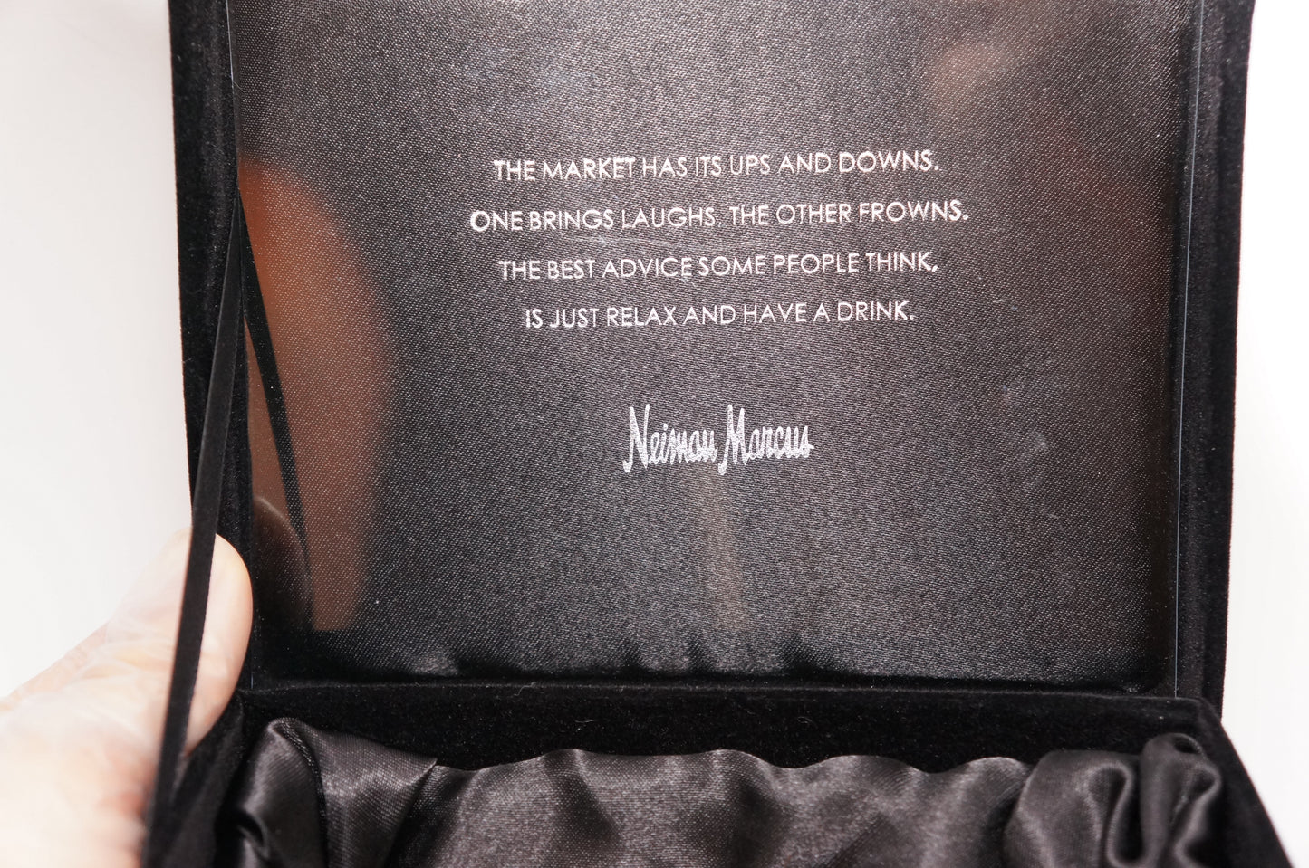 Whine bottle tops - Bull & Bear